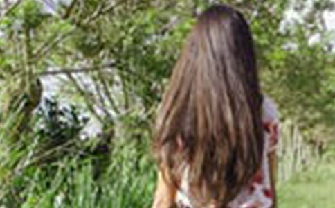 С�W(xu��)Ů����ǰ��У �܂�؟(z��)��������?j��n)?/></p>

            </p><br />
		
	     <p>��С�W(xu��)Ů����ǰ��У �܂�؟(z��)��������?j��n)������P(gu��n)���£�</p><p><a target=